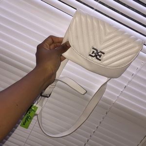 A white smooth A HNDBAG CR BOD